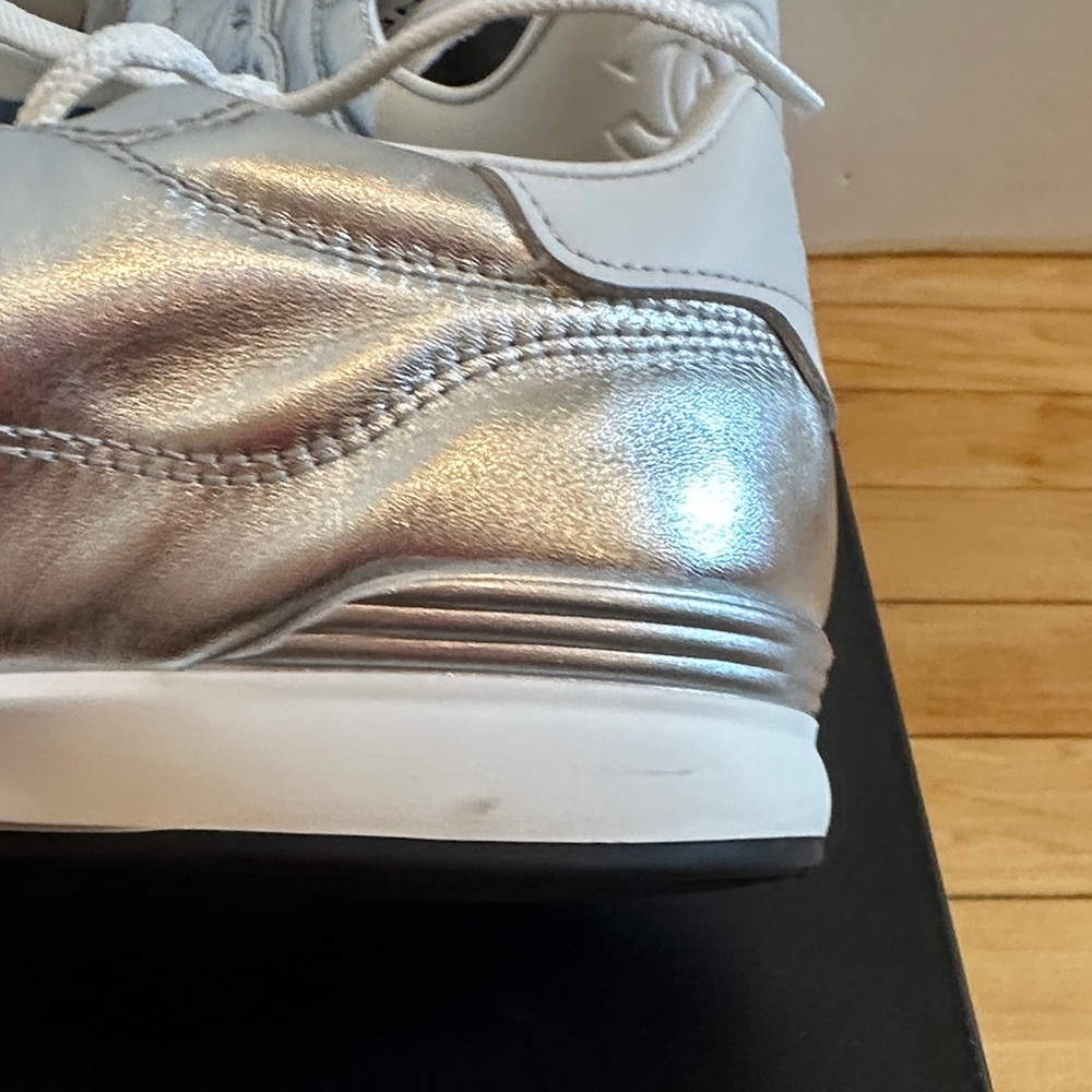 CHANEL Metallic Silver Quilted Sneakers - Picture 5 of 7